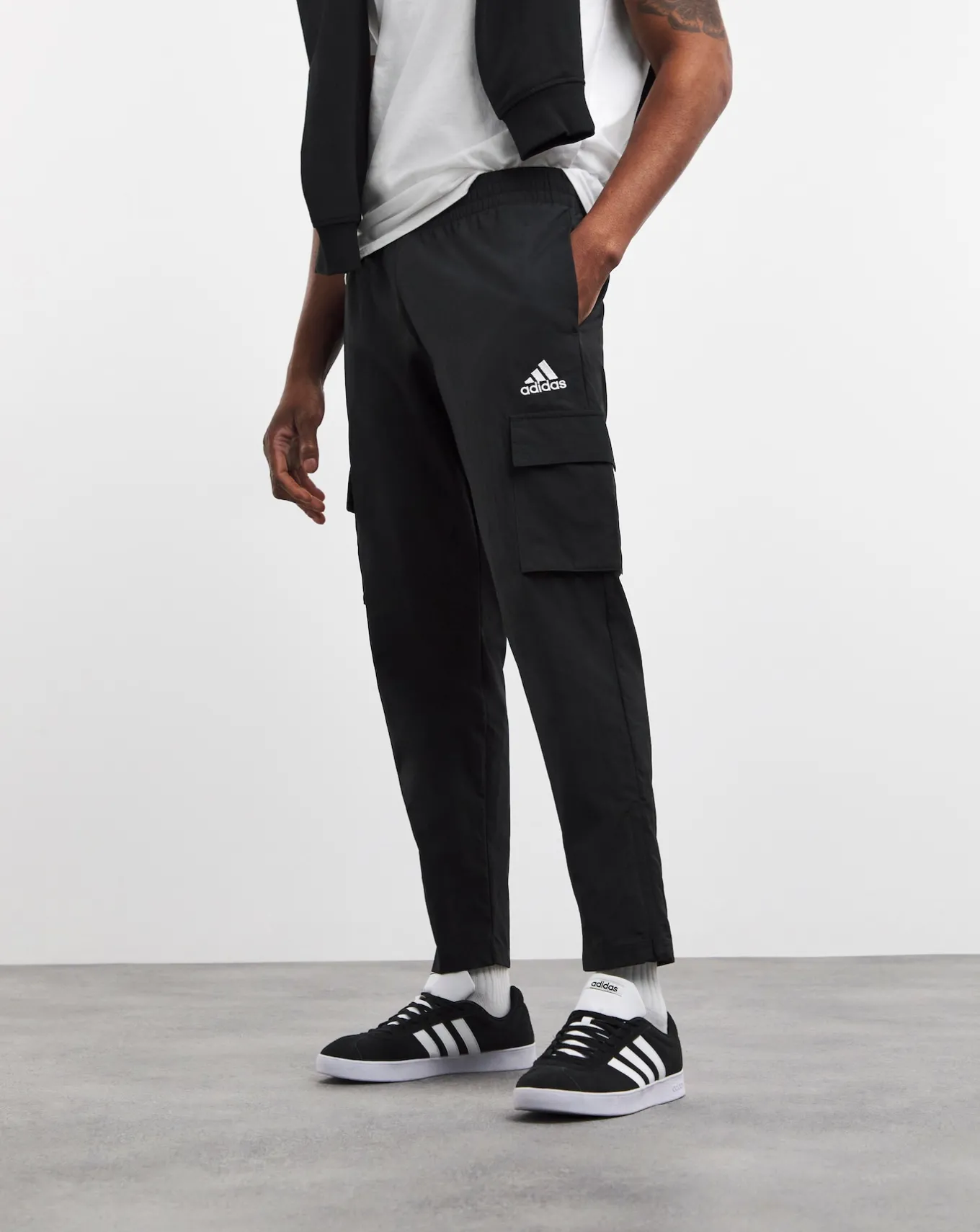 adidas M Slim Cuffed 7/8 Trackpant- Trousers, Chinos & Cargos