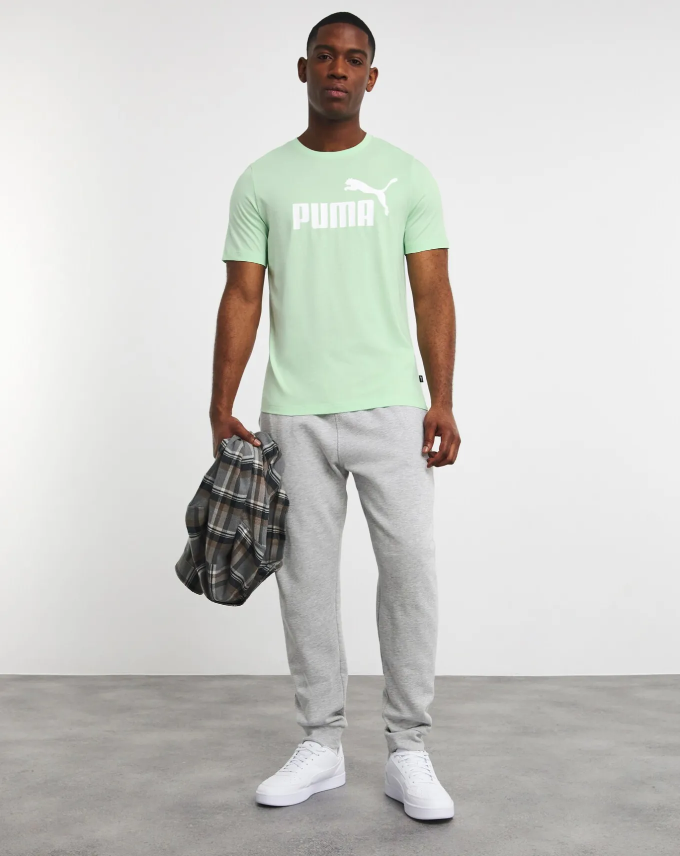 Puma Essentials Logo T-Shirt- T-shirts & Vests